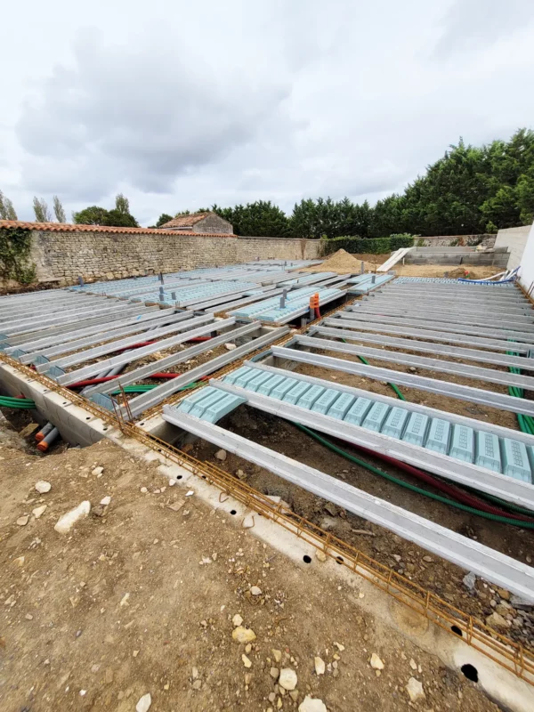 Pose hourdis sur vide-sanitaire - Construction La Rochelle